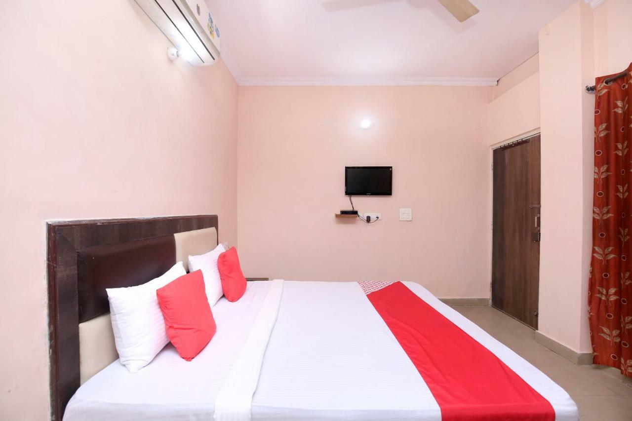 Oyo 24423 Hotel Royal Sohāna Zewnętrze zdjęcie